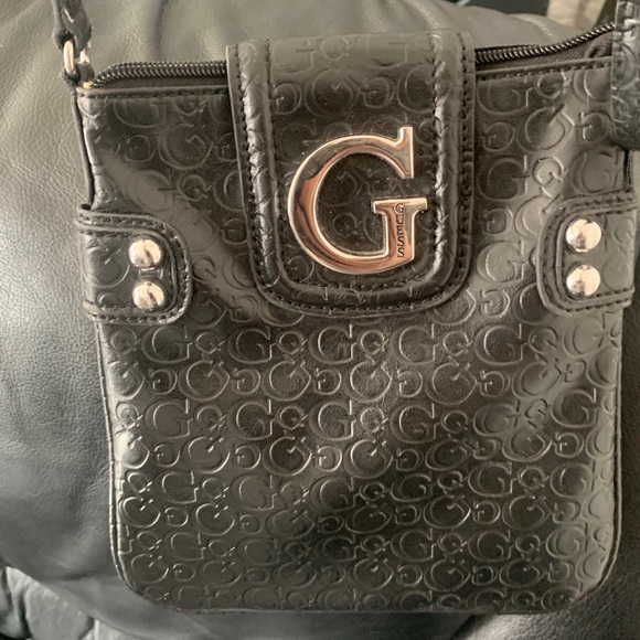 Handbags - Guess Satchel